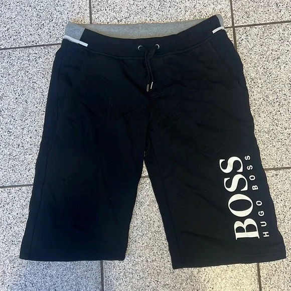 Hugo boss shorts Sz 14 - Picture 1 of 2